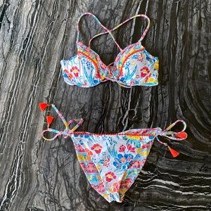 Lucky Brand bikini set . Size L